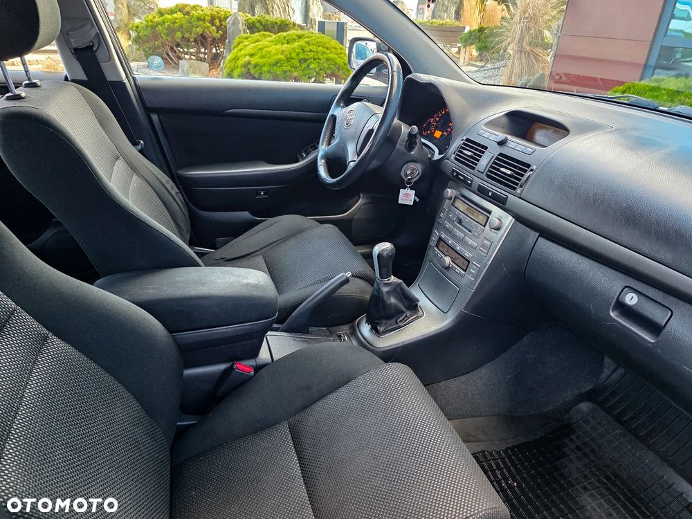 Toyota Avensis - 6