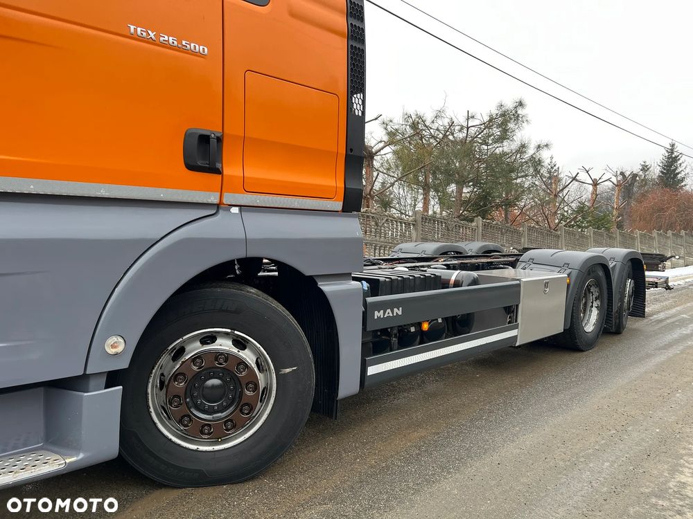 MAN TGX 26.500 * XLX * Euro 6 * INDIVIDUAL * Skrętna Oś * Poduszki Przód Tył * Winda * Rama do Zabudowy * Autolaweta * z Niemiec * Stan PERFEKCYJNY * - 20
