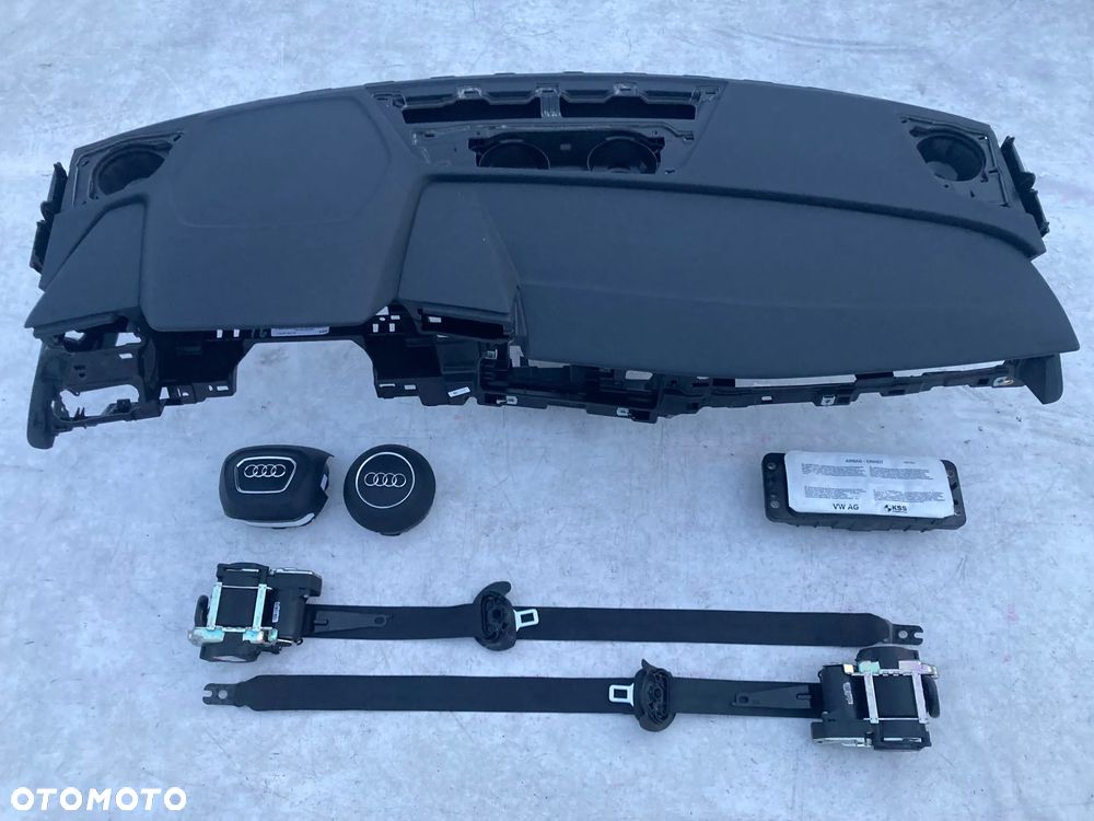 AUDI A3 8Y DESKA KONSOLA KOKPIT PULPIT PÓŁKA PARAPET AIRBAG PODUSZKI POWIETRZNE KIEROWCY PASAŻERA KURTYNA KURTYNY AIR BAG FOTELA W FOTEL PASY PAS KURTYNA MIX DESKA ORYGINAŁ NOWA !!! - 2