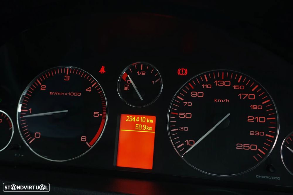 Peugeot 407 SW 1.6 HDi Premium - 28