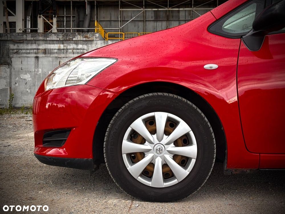 Toyota Auris 1.33 VVT-i Terra - 9