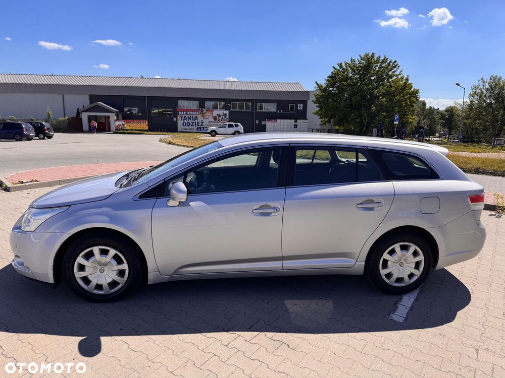 Toyota Avensis 1.8 Sol - 8