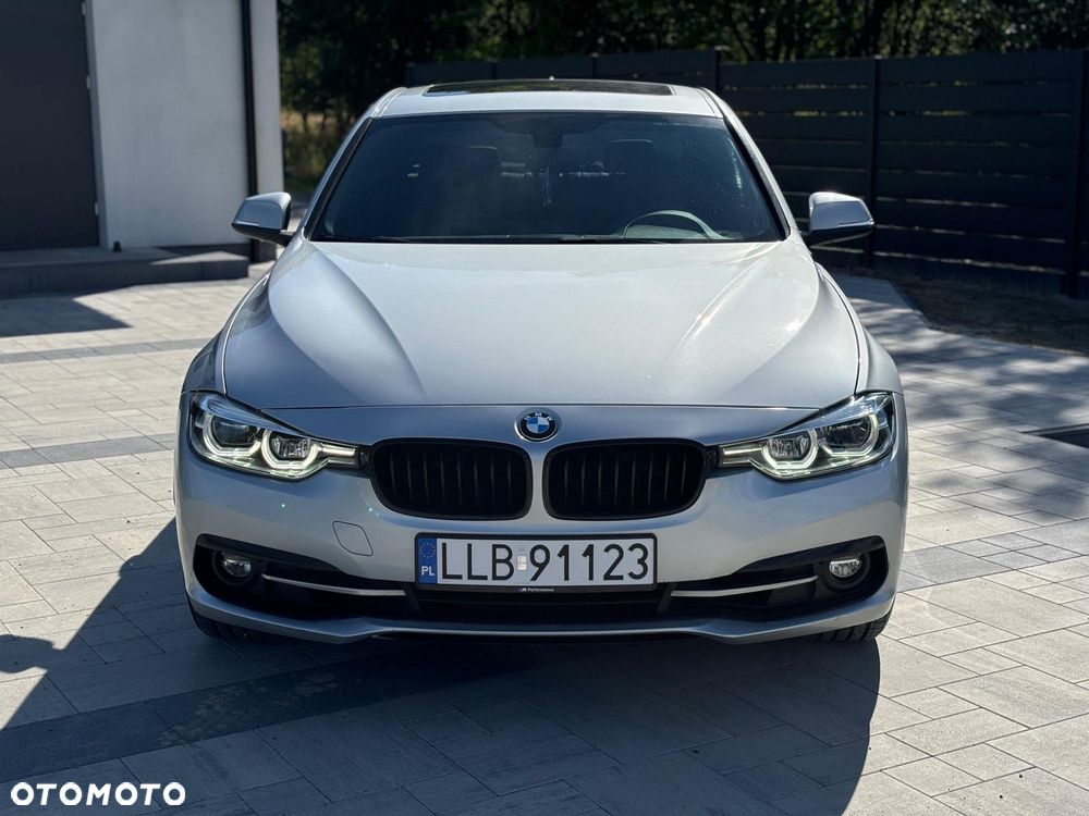 BMW Seria 3 330i Sport Line - 32