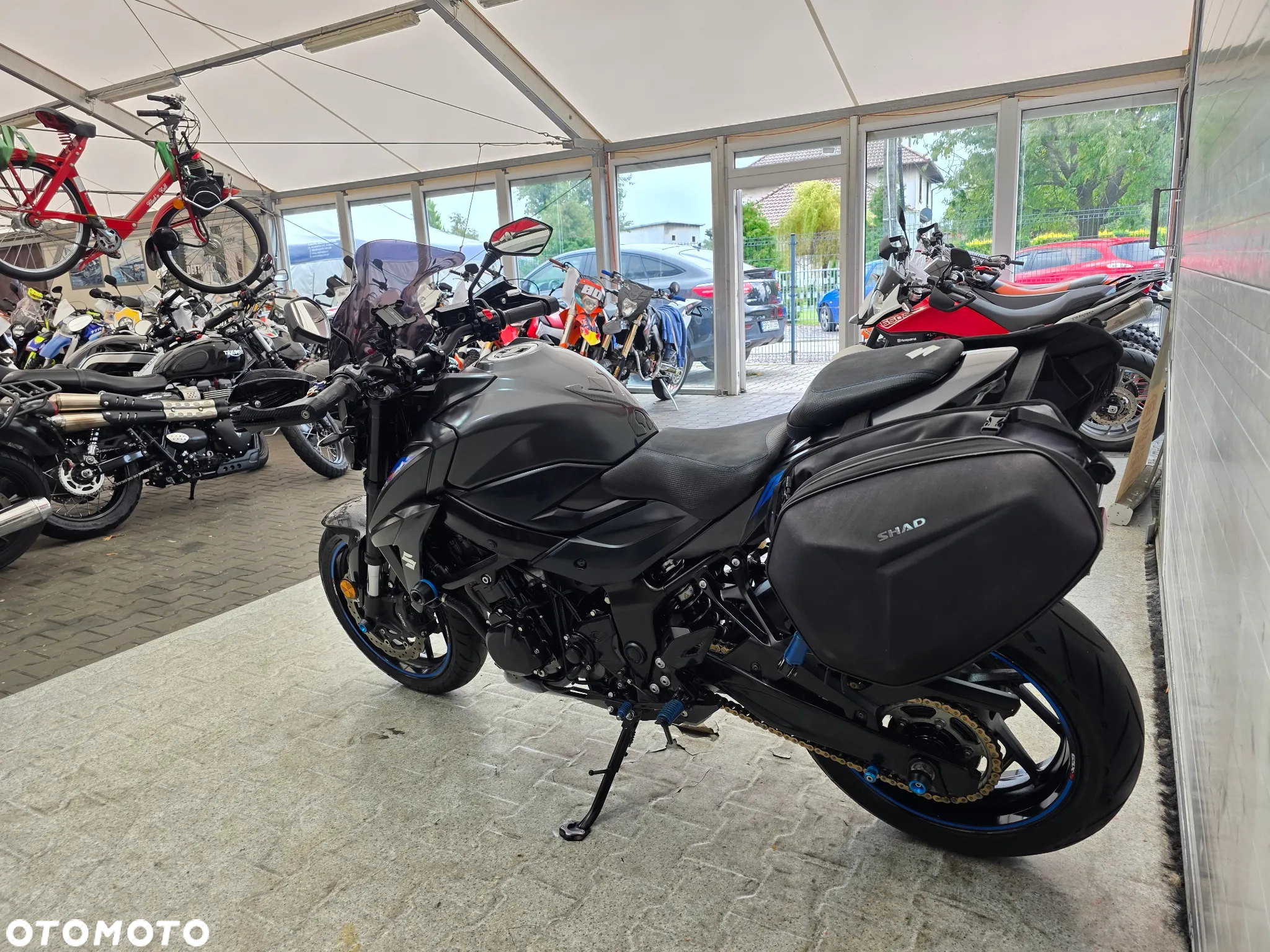 Suzuki GSX - 11