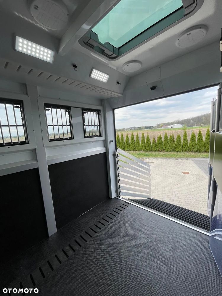 Mercedes-Benz ACTROS - 9