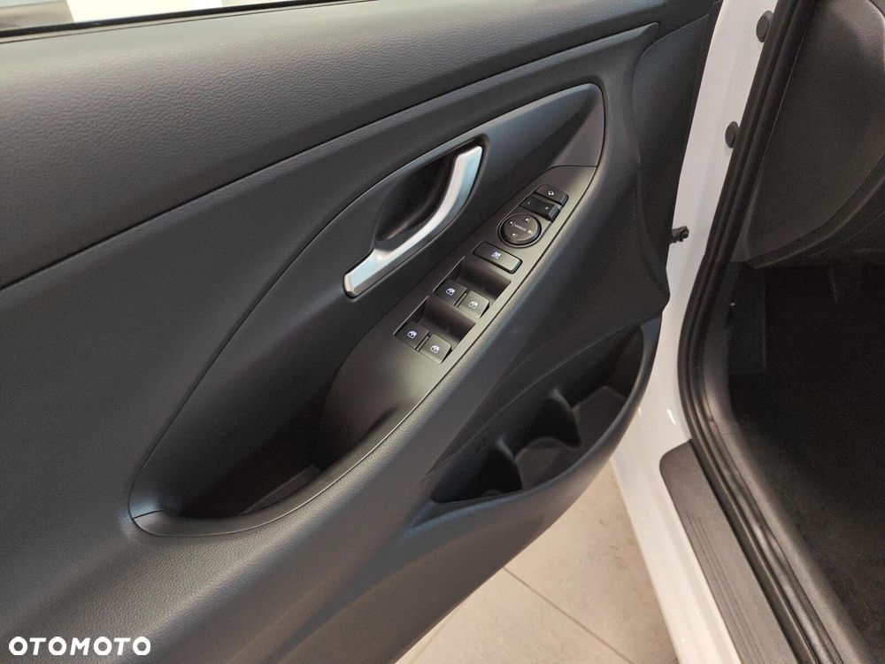 Hyundai i30 1.5 T-GDI 48V Smart - 11