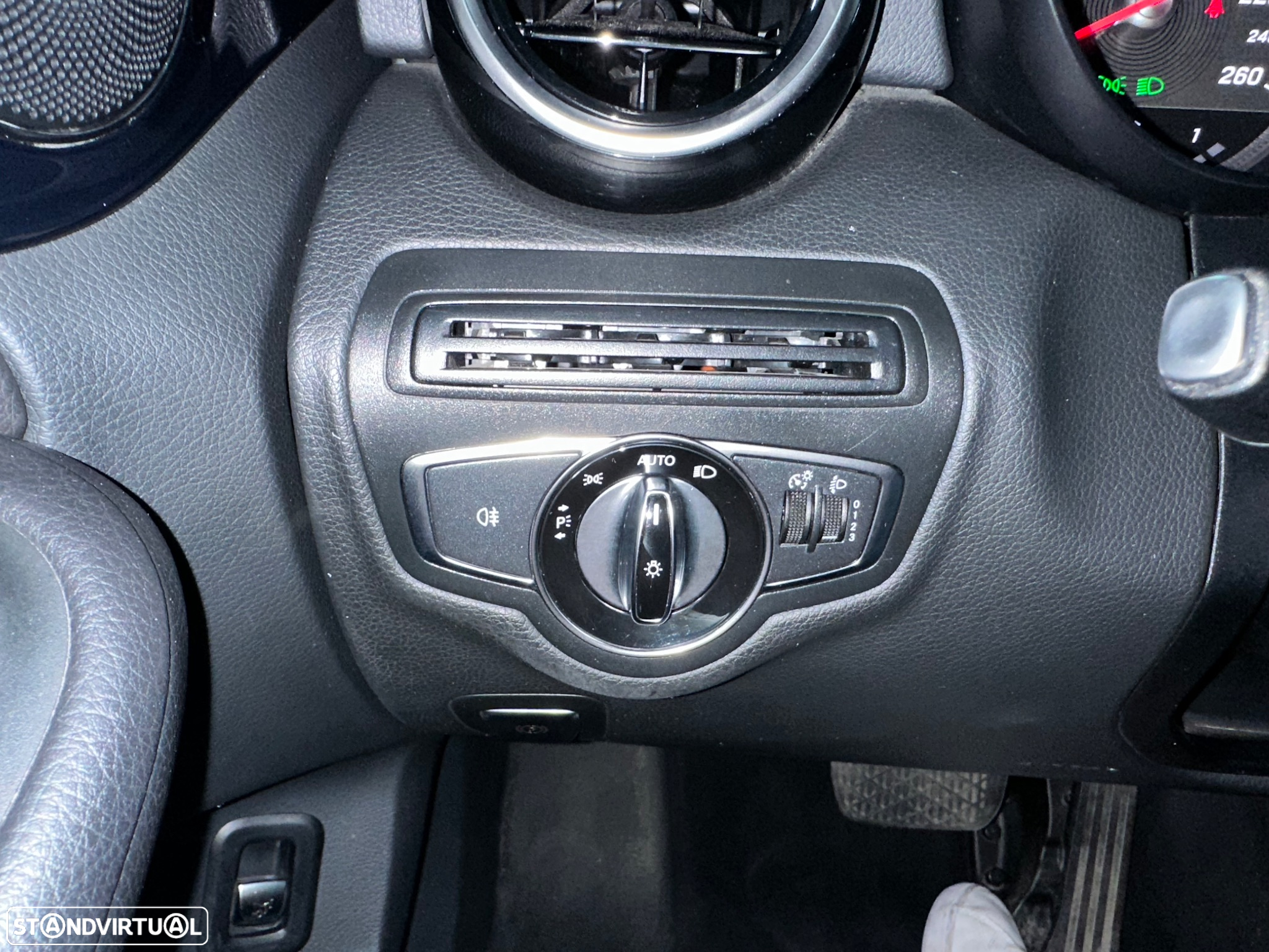 Mercedes-Benz C 180 d Avantgarde Aut. - 19