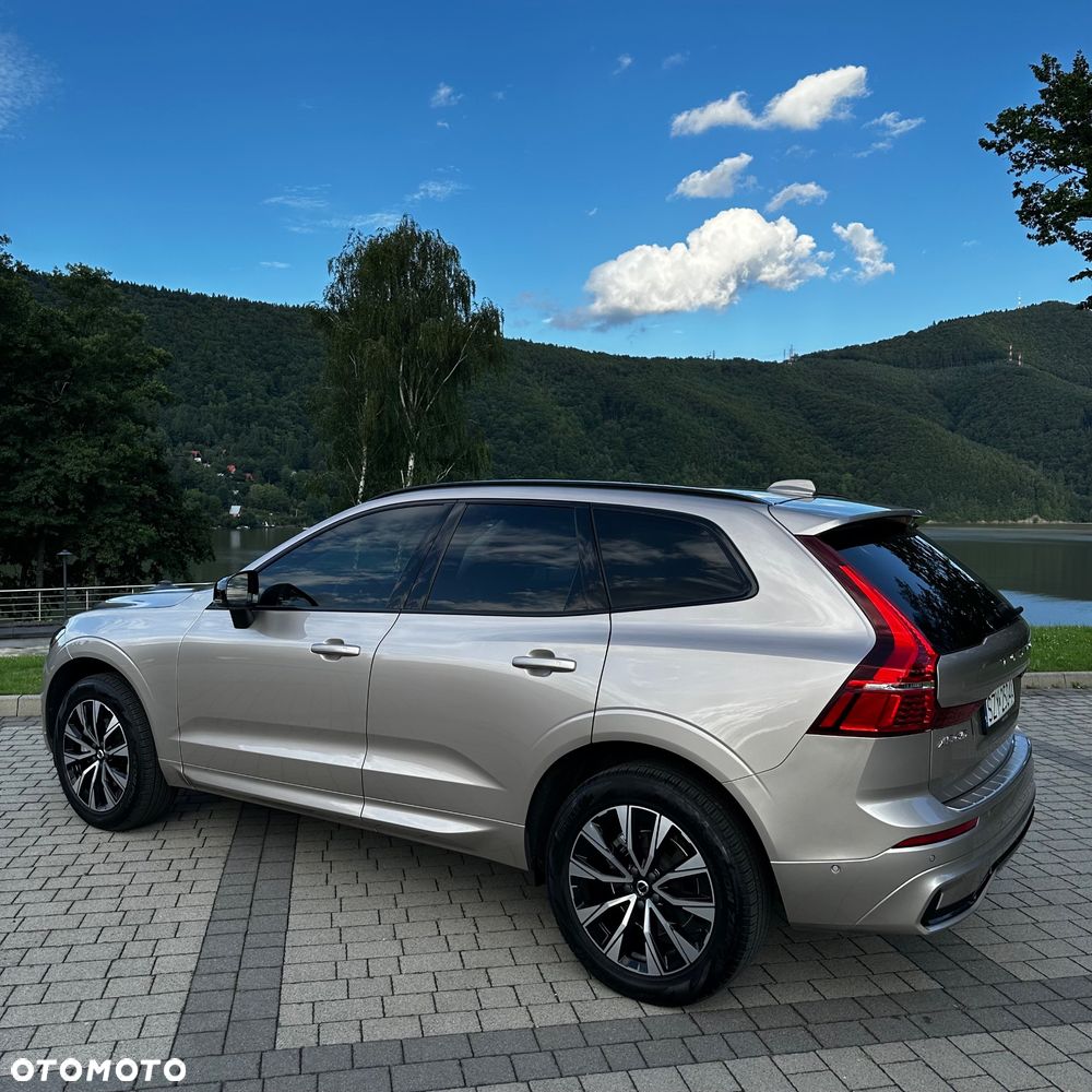 Volvo XC 60 B4 B Plus Dark - 3