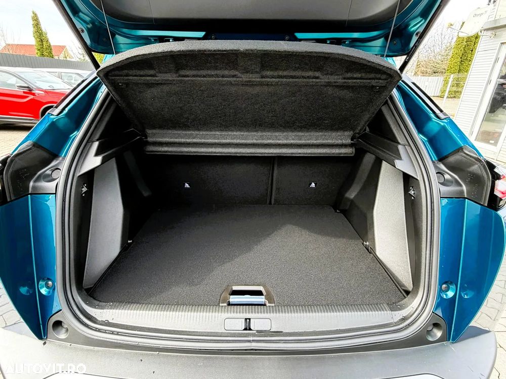 Peugeot 2008 1.2L e-DCS6 MHEV Allure - 13