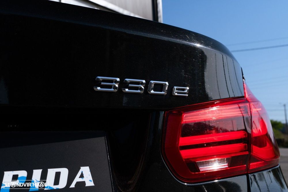 BMW 330 e iPerformance Pack M - 57