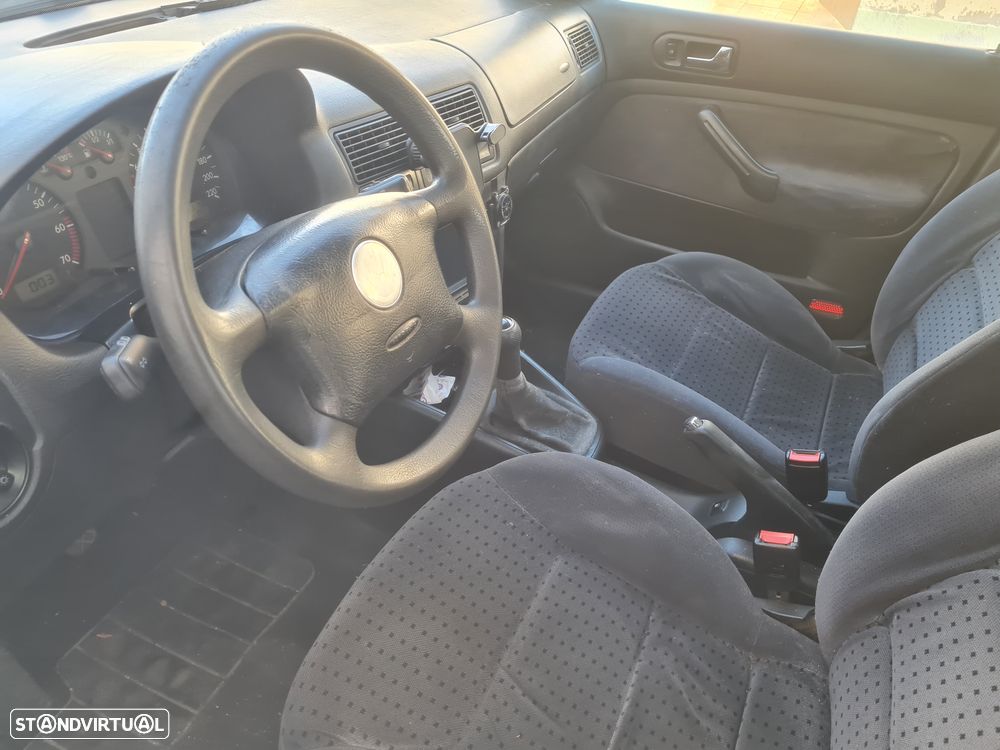 VW Golf 1.4i Confortline - 18