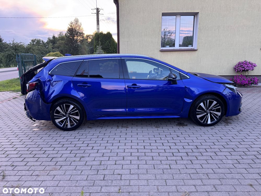 Toyota Corolla 2.0 Hybrid Executive - 29
