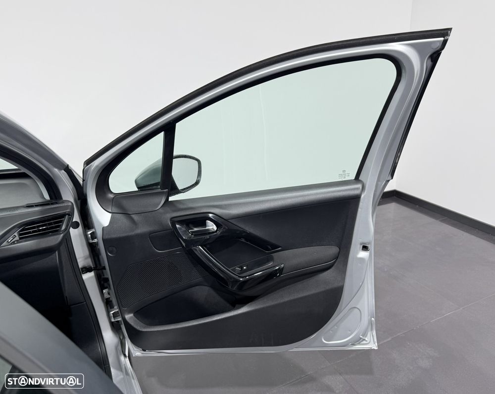 Peugeot 208 1.2 PureTech Style - 36