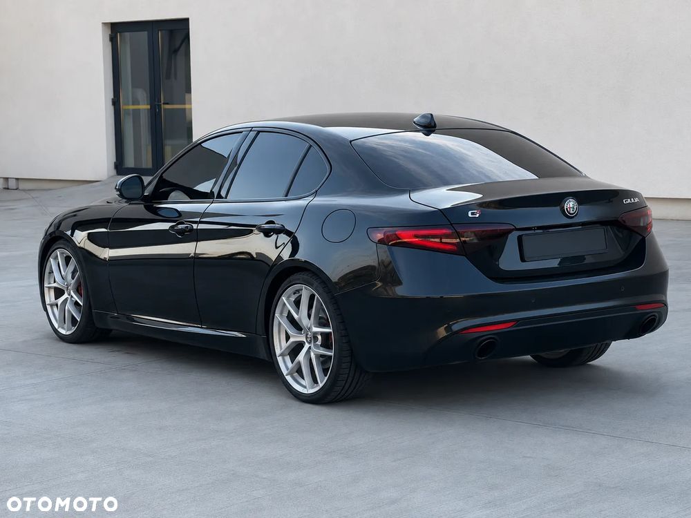 Alfa Romeo Giulia 2.0 Turbo 16V AT8 Executive - 6