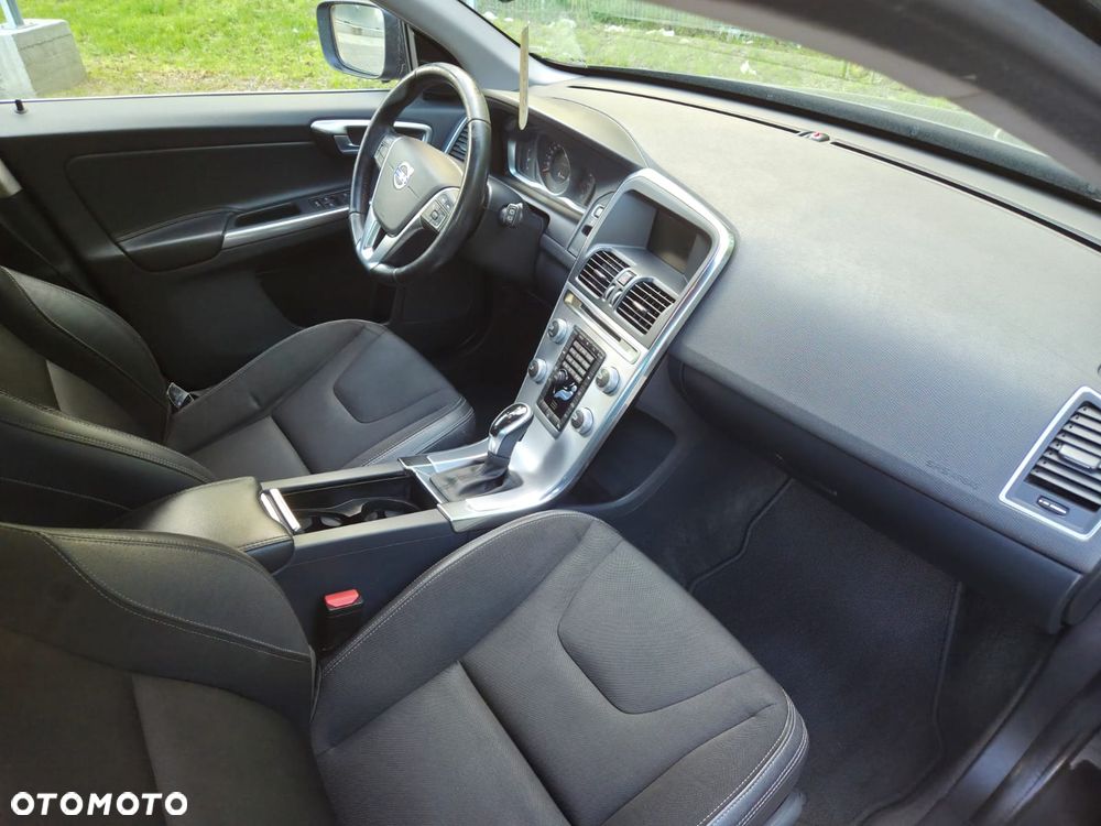 Volvo XC 60 D3 Drive-E Momentum - 15