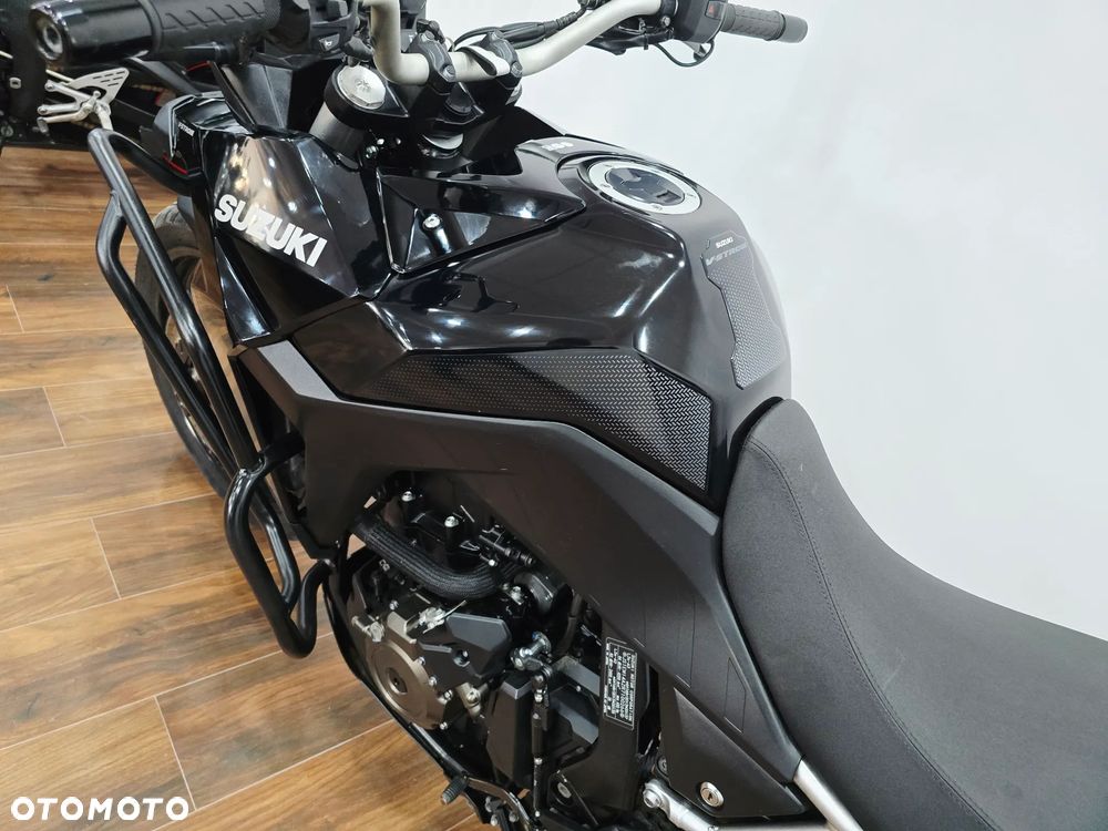 Suzuki DL - 28