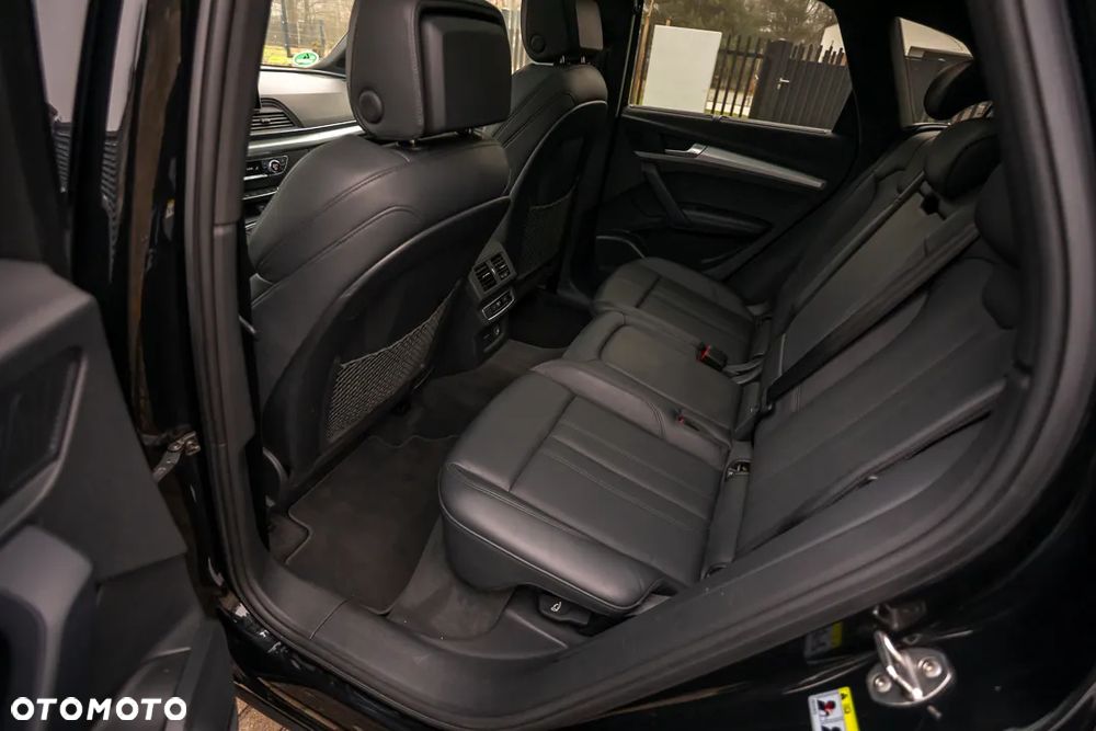 Audi Q5 55 TFSIe quattro S tronic S line business - 23