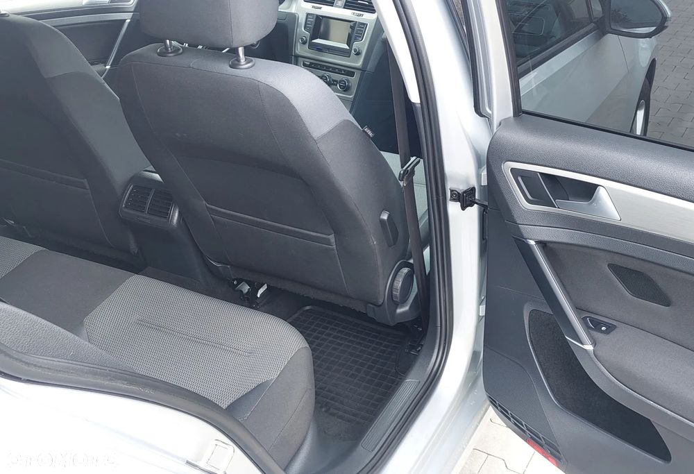Volkswagen Golf 1.6 TDI BlueMotion Comfortline - 30
