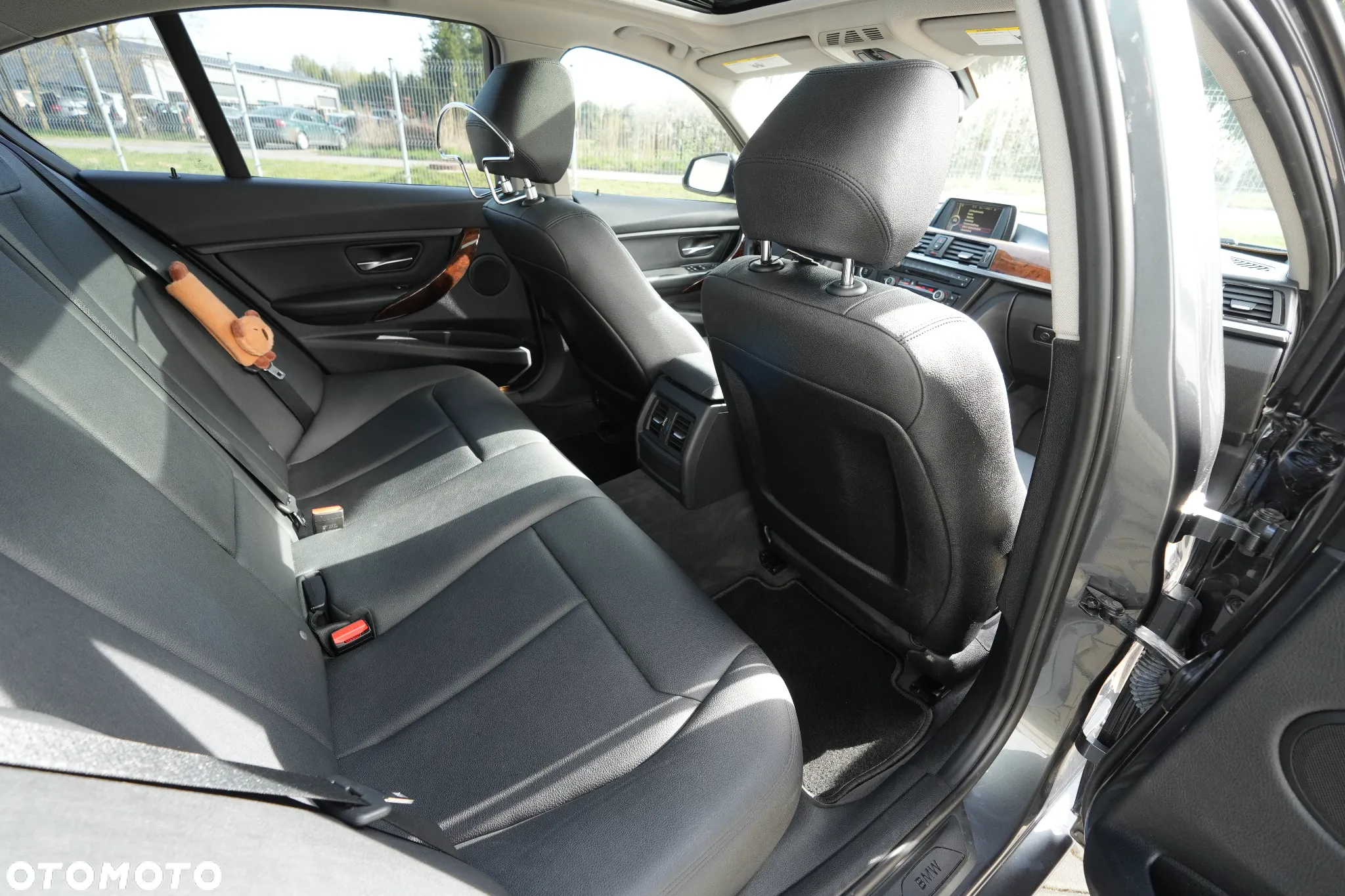 BMW Seria 3 320i Luxury Line - 14
