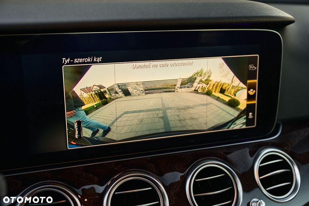 Mercedes-Benz Klasa E 220 d 9G-TRONIC - 34