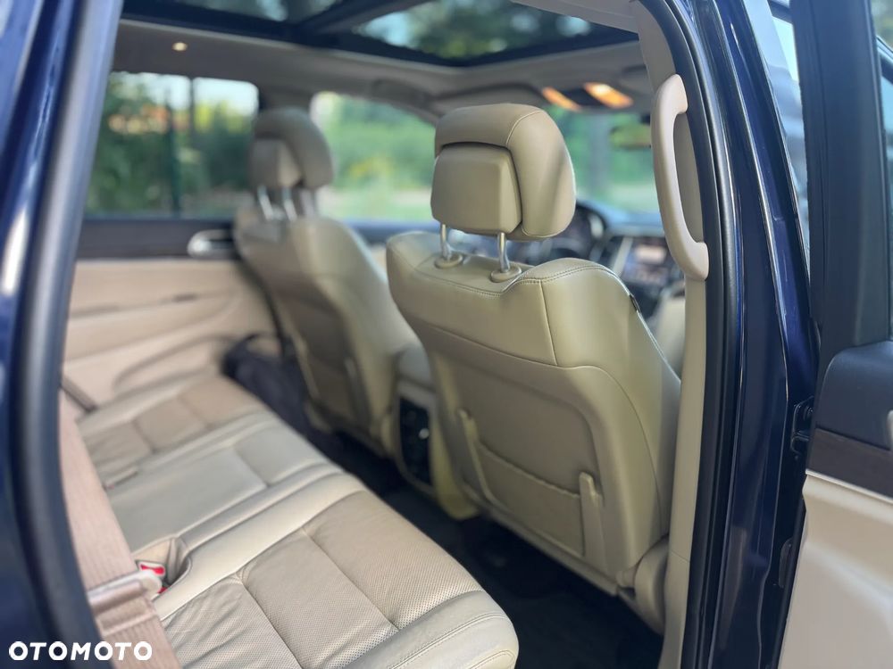 Jeep Grand Cherokee - 25