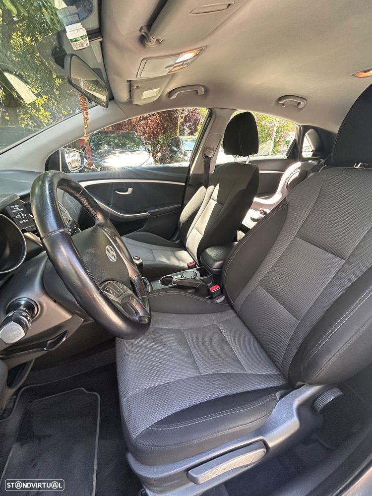 Hyundai i30 blue 1.6 CRDi Style - 7