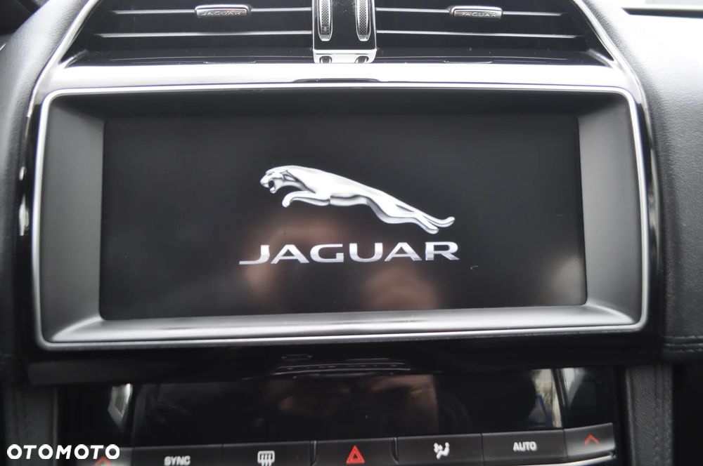 Jaguar F-Pace 20d AWD Prestige - 19