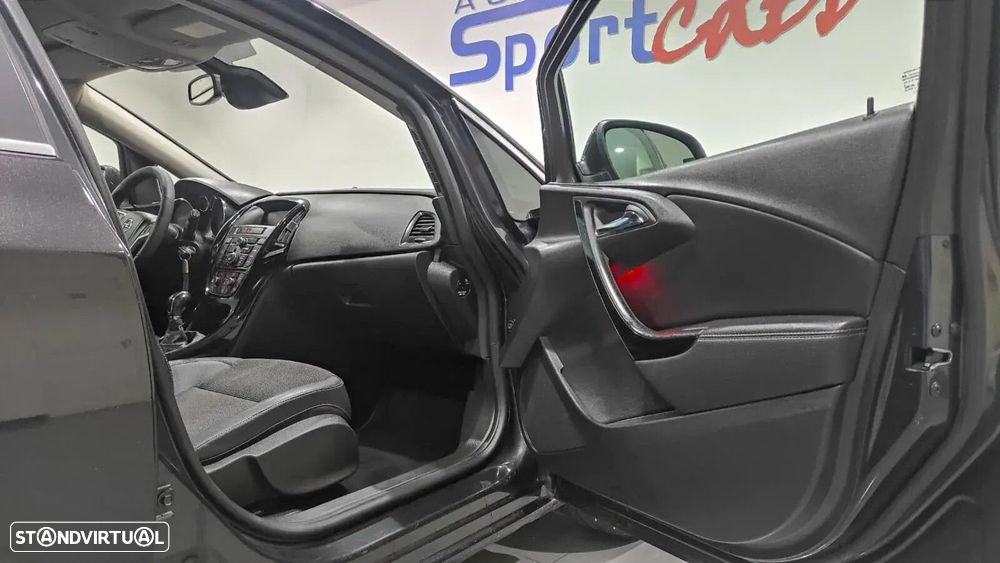 Opel Astra Sports Tourer - 21