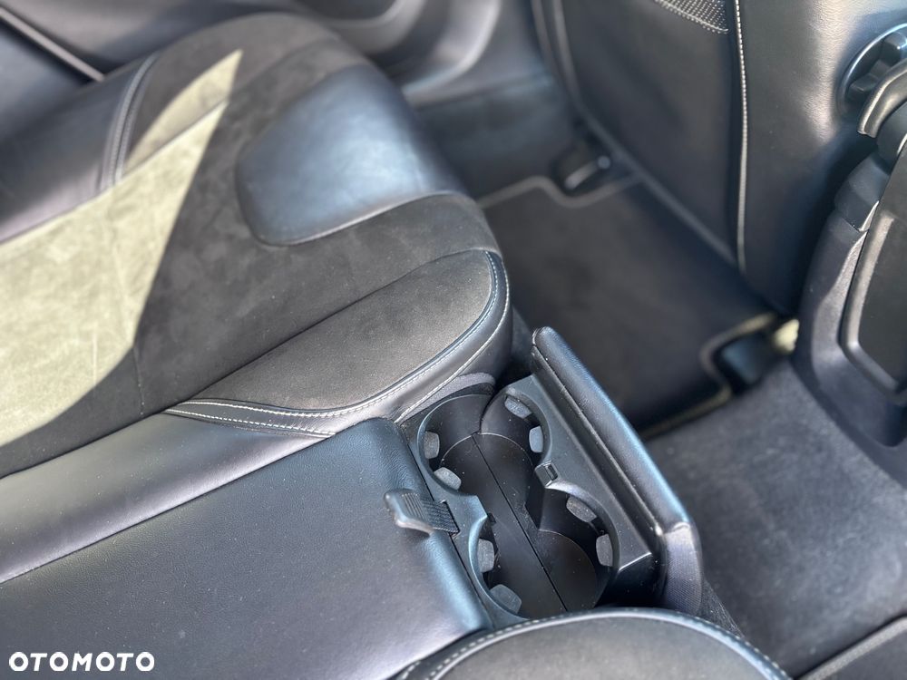 Volvo V40 D3 Geartronic RDesign - 33