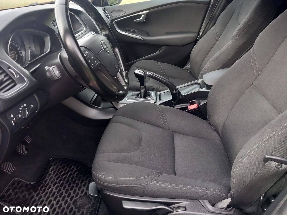 Volvo V40 D2 Kinetic - 16