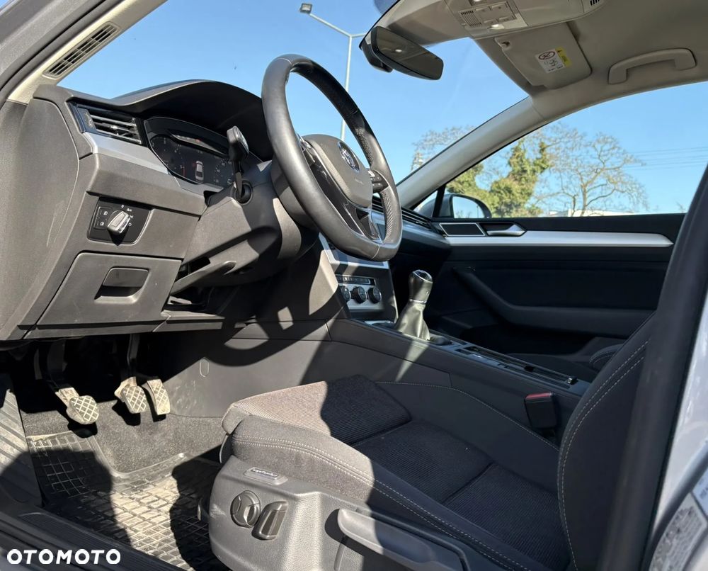Volkswagen Passat 2.0 TDI EVO Business - 11