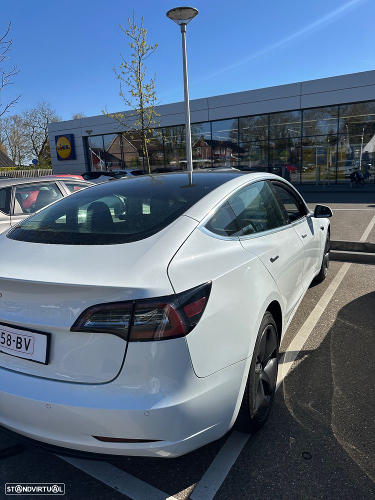 Tesla Model 3 - 2