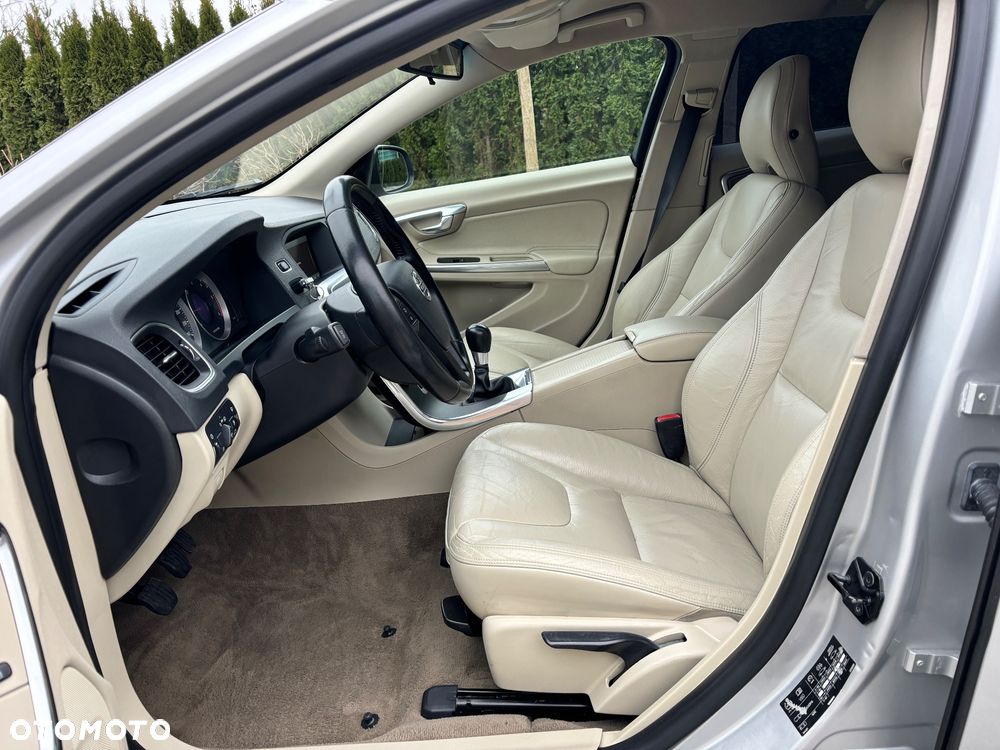 Volvo V60 DRIVe - 28