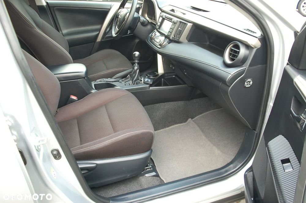 Toyota RAV4 - 7