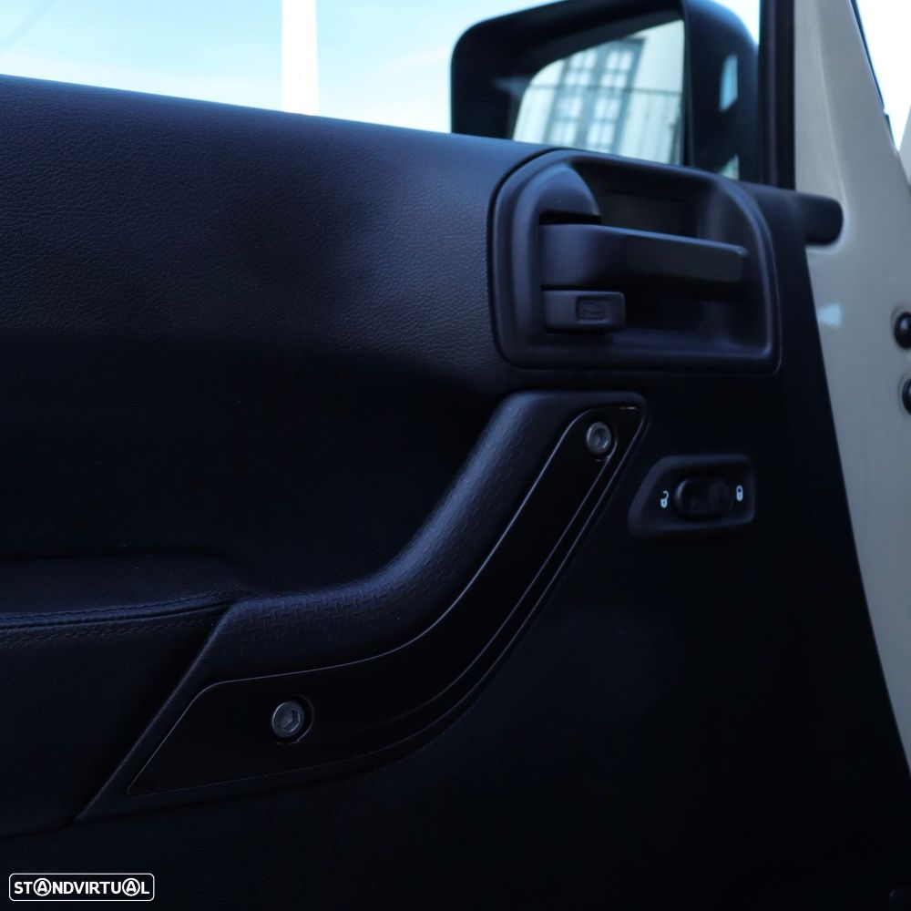 Jeep Wrangler Unlimited - 19