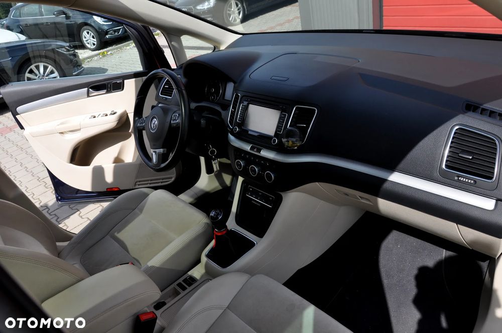 Volkswagen Sharan 2.0 TDI Blue Motion Highline - 36