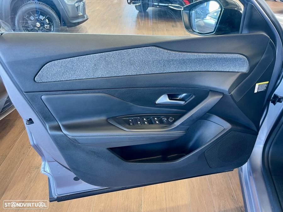 Peugeot 408 1.2 PureTech Allure EAT8 - 26