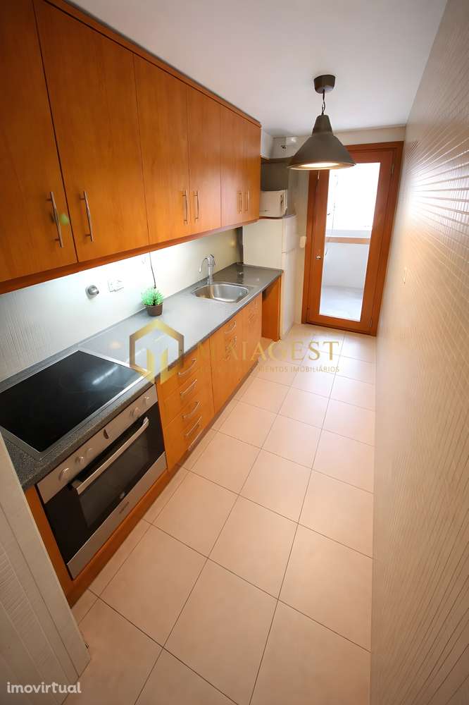 Apartamento T2 em Leça da Palmeira com Garagem e Arrumos - Grande imagem: 3/8