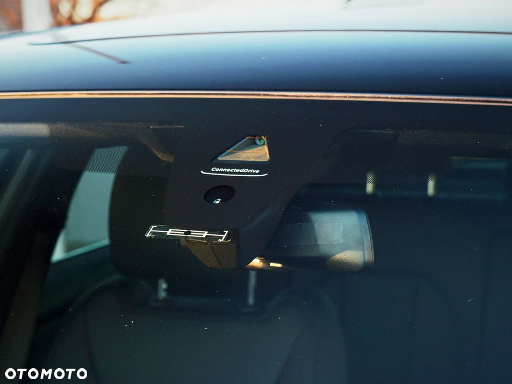 BMW Seria 3 330i xDrive M Sport - 28