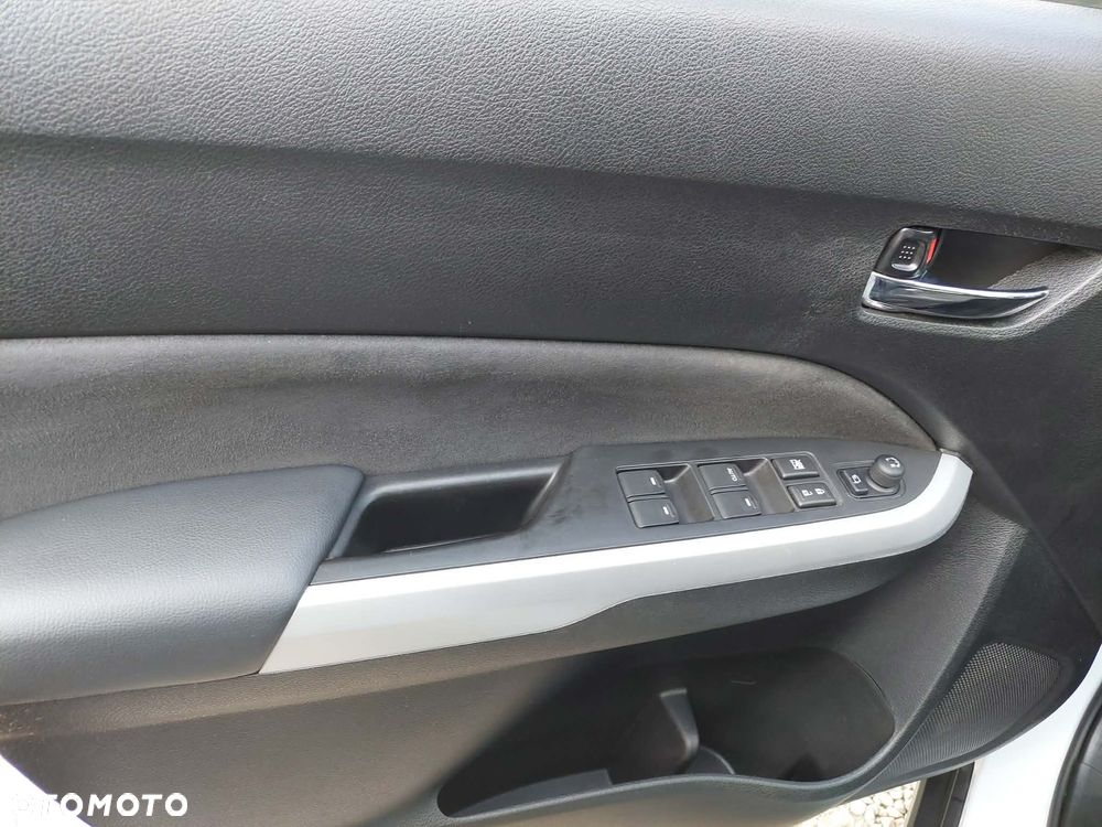 Suzuki Vitara 1.6 DDiS (4x2) Comfort - 23