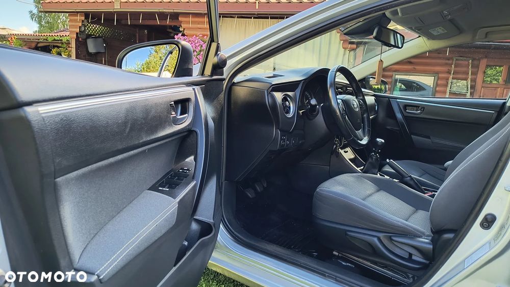 Toyota Corolla 1.6 Comfort - 17