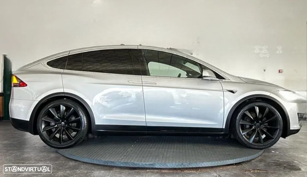 Tesla Model X Standard Range - 8