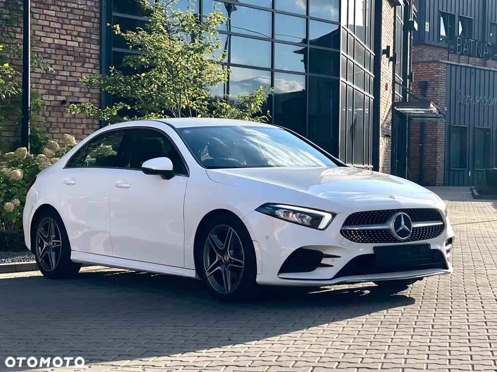 Mercedes-Benz Klasa A 180 7G-DCT AMG Line - 3