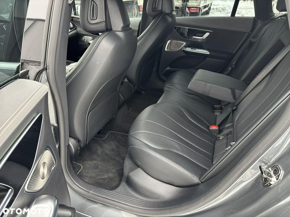 Mercedes-Benz EQE - 12