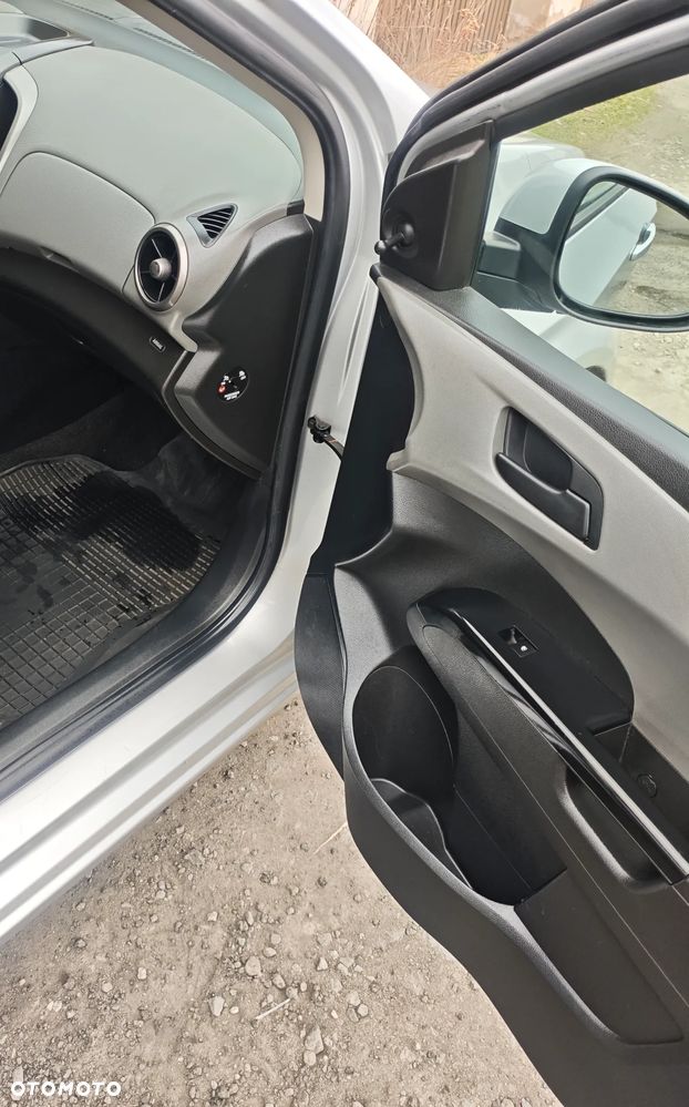 Chevrolet Aveo 1.4 16V LS - 13