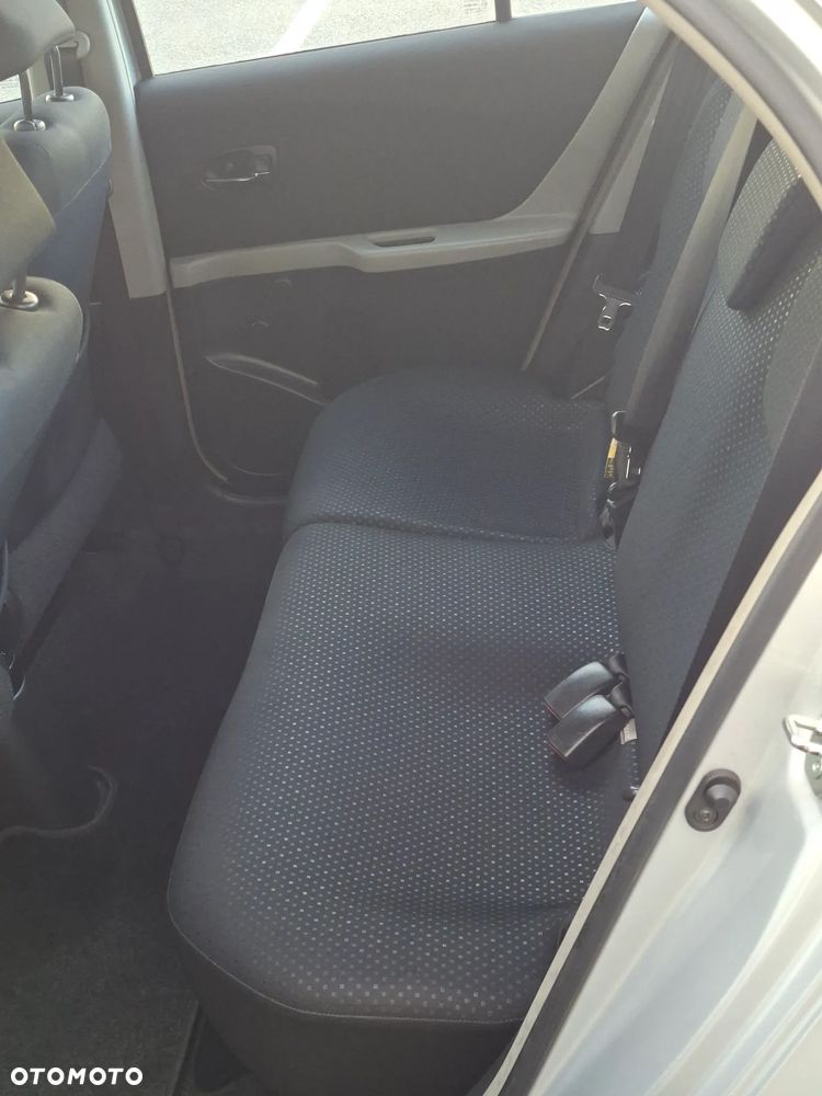 Toyota Yaris - 17