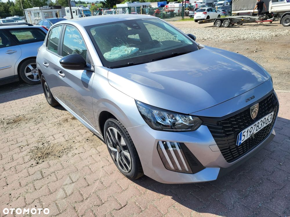 Peugeot 208 Benzin 100 Allure - 21