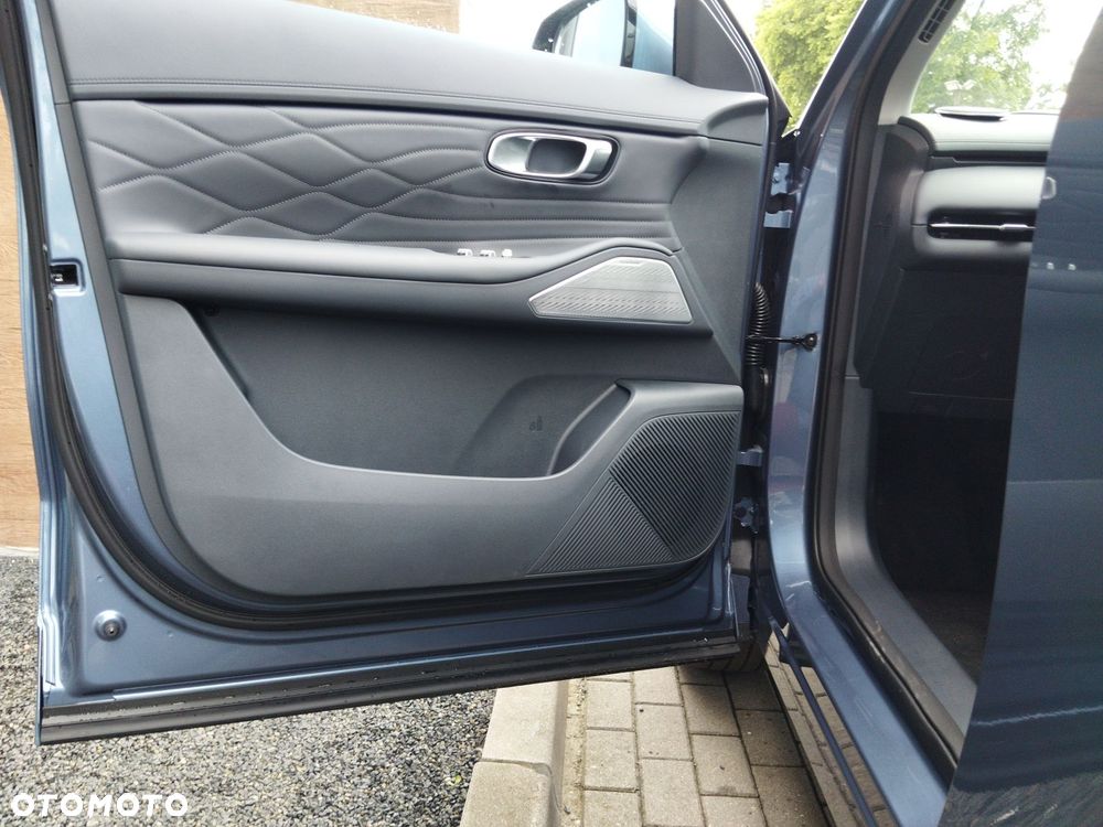 Geely Starray EM-i 1.5 PHEV Max - 11