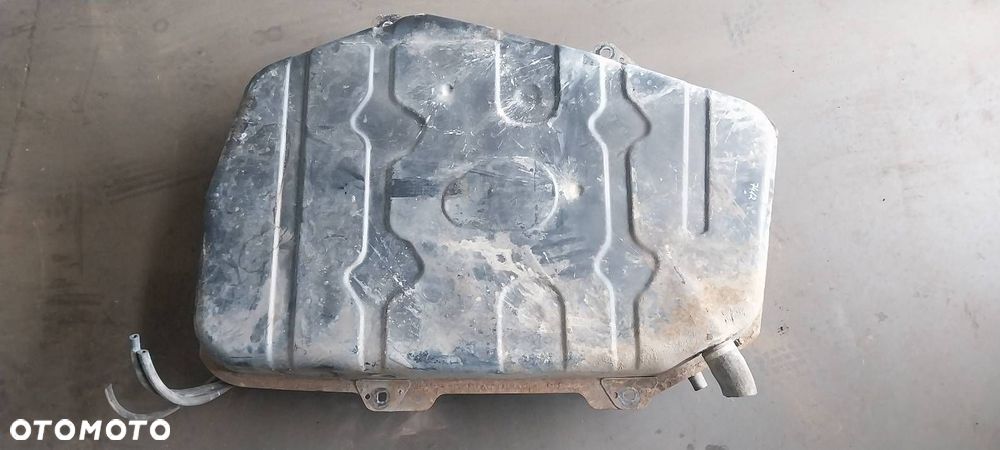 BAK ZBIORNIK PALIWA + POMPKA METALOWY MERCEDES-BENZ W168 A140 1.4 8V - 2