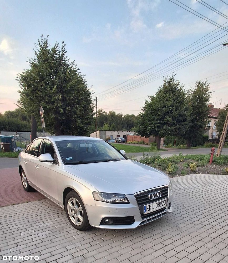 Audi A4 Limousine - 1